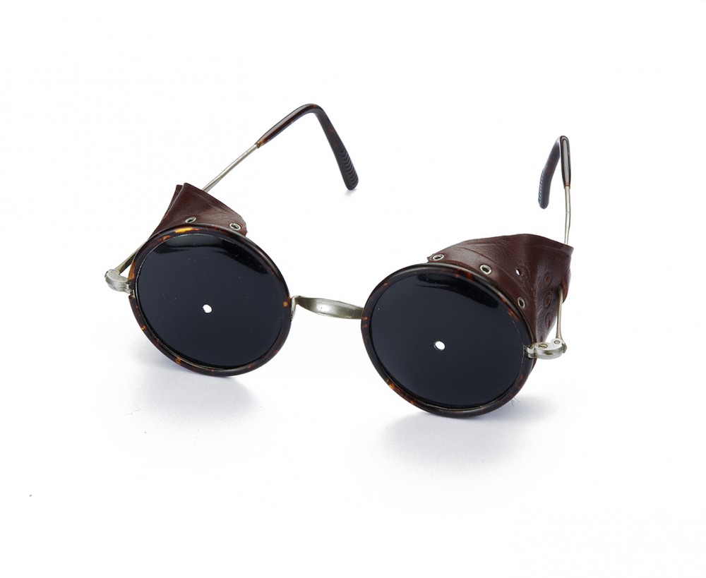 Lunette avec trou sténopéïque