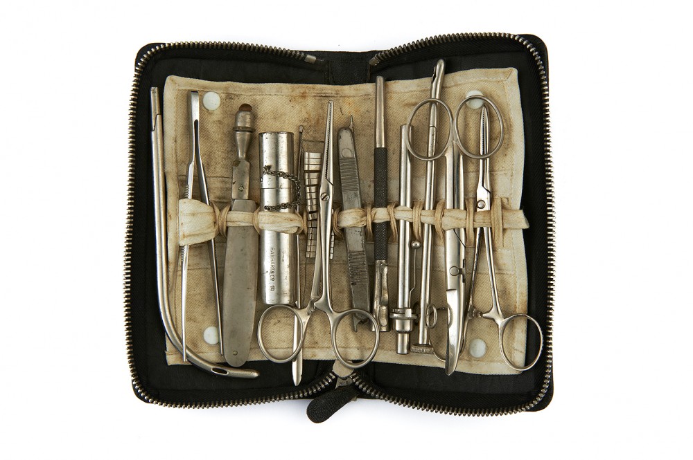 Trousse d’instruments chirurgicaux