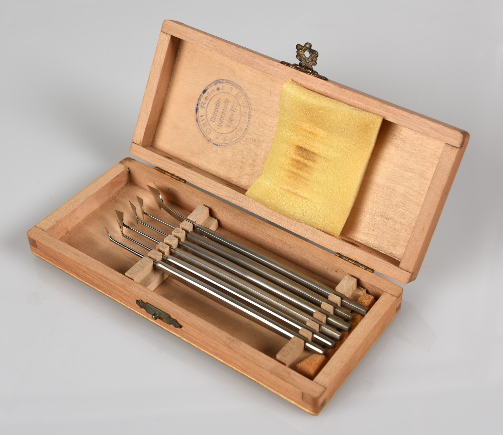 Boîte d’instruments chirurgicaux