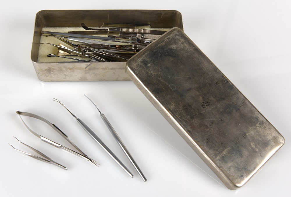 Boîte d’instruments chirurgicaux