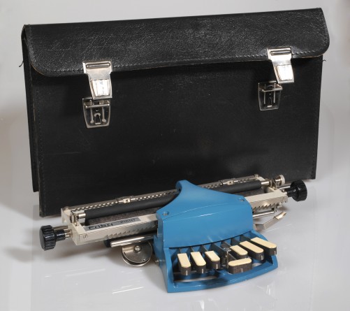 Machine à écrire le braille