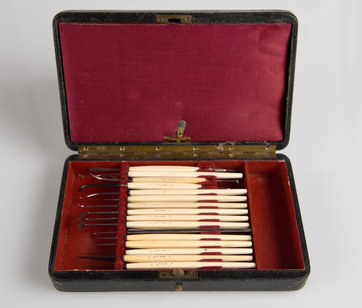Boîte d’instruments chirurgicaux