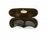 Lorgnon pince nez dans une boîte en métal 