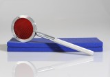 Verre strié rouge sur manche avec niveau